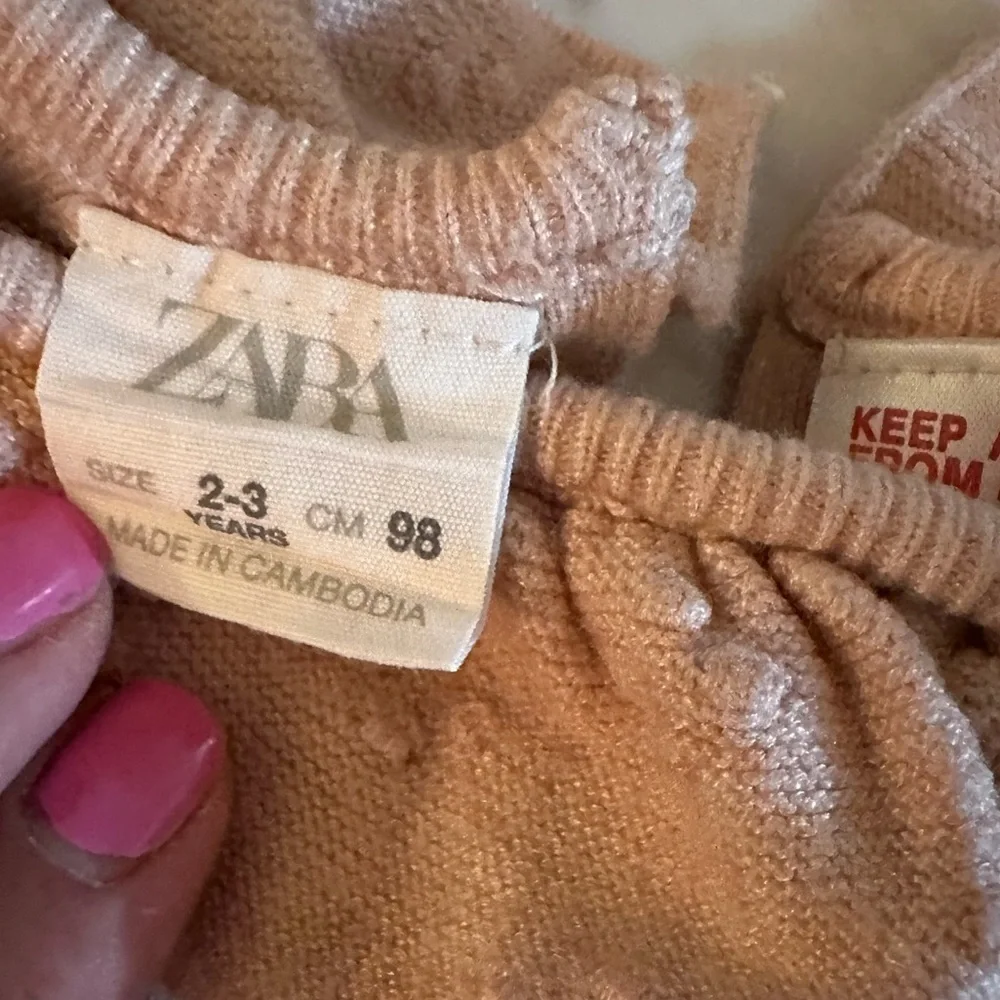 Zara’s zara sweater