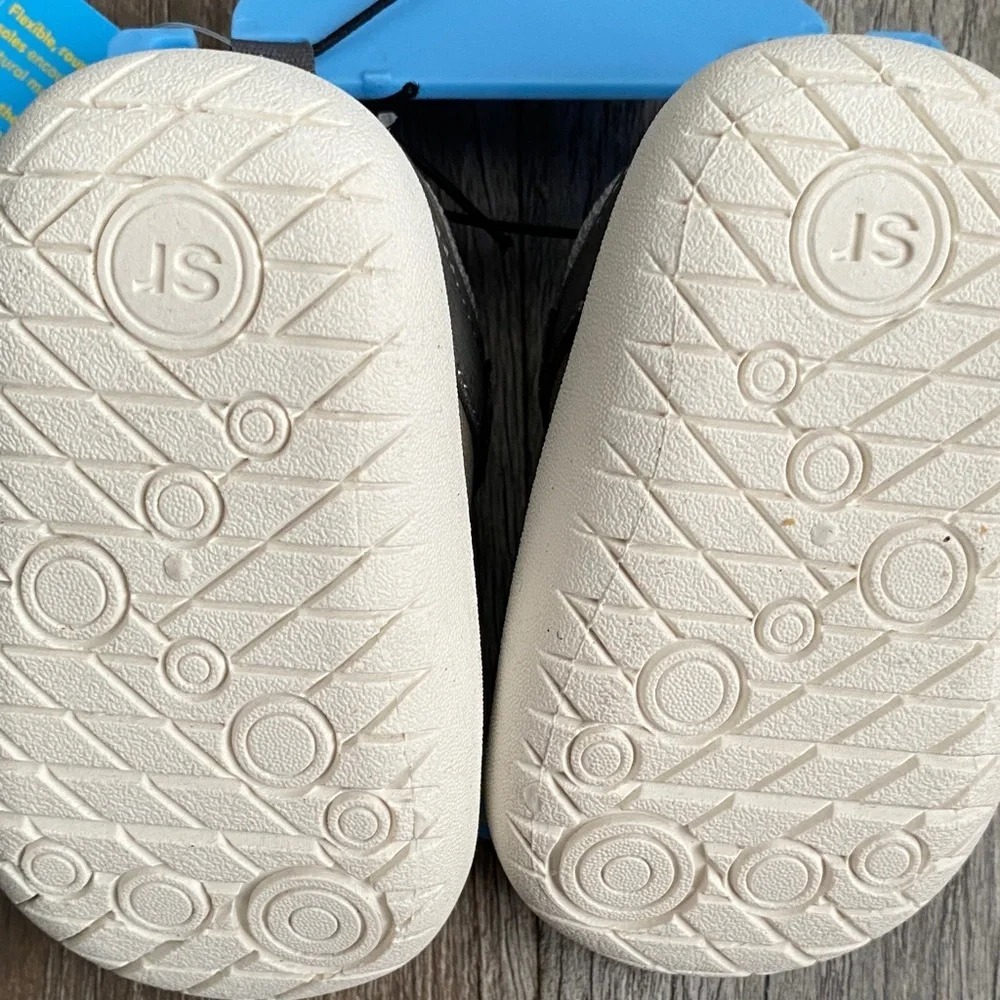 Munchkin comfortable shoes