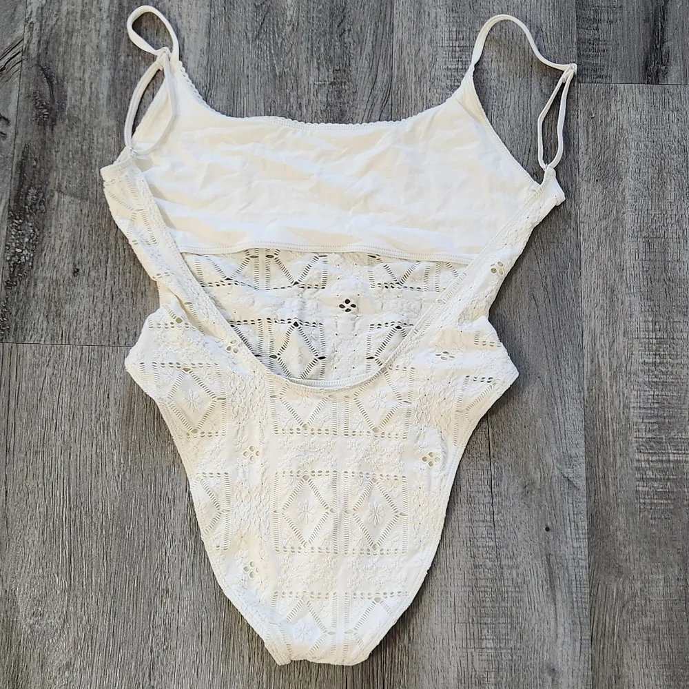 Frankies Bikinis jacquard straps come