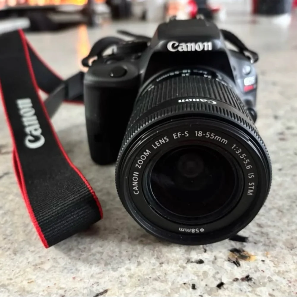 Canon EOS Rebel SL1 EF-S 18-55mm IS II