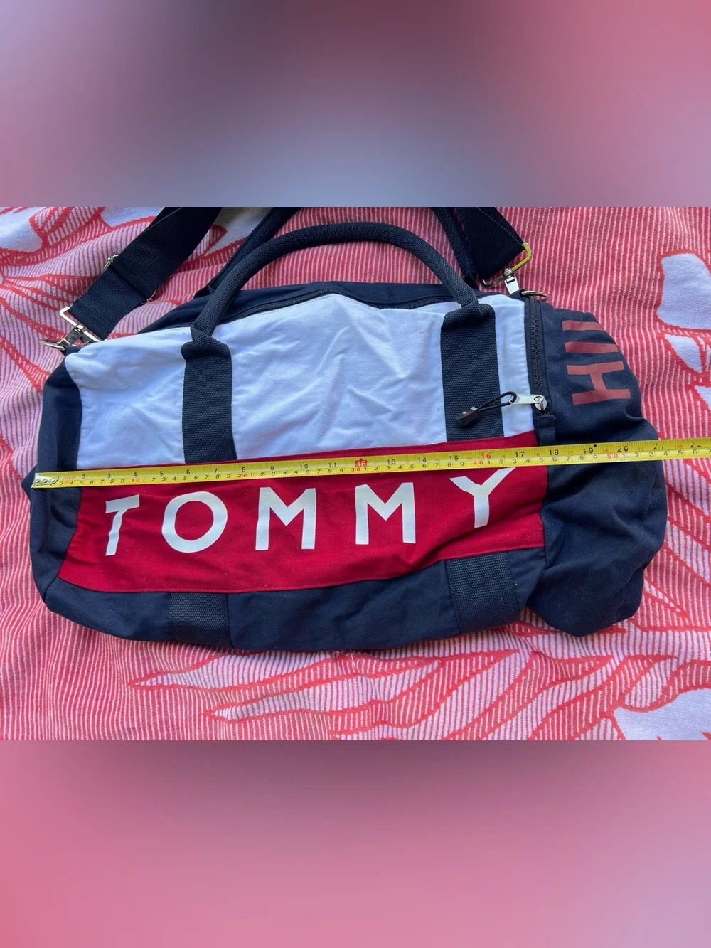 Tommy Hilfiger large tommy