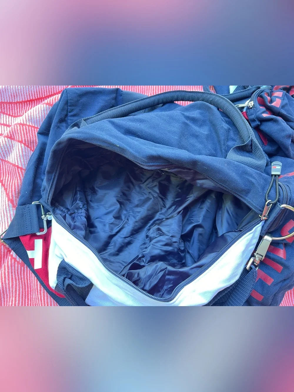 Tommy Hilfiger large tommy