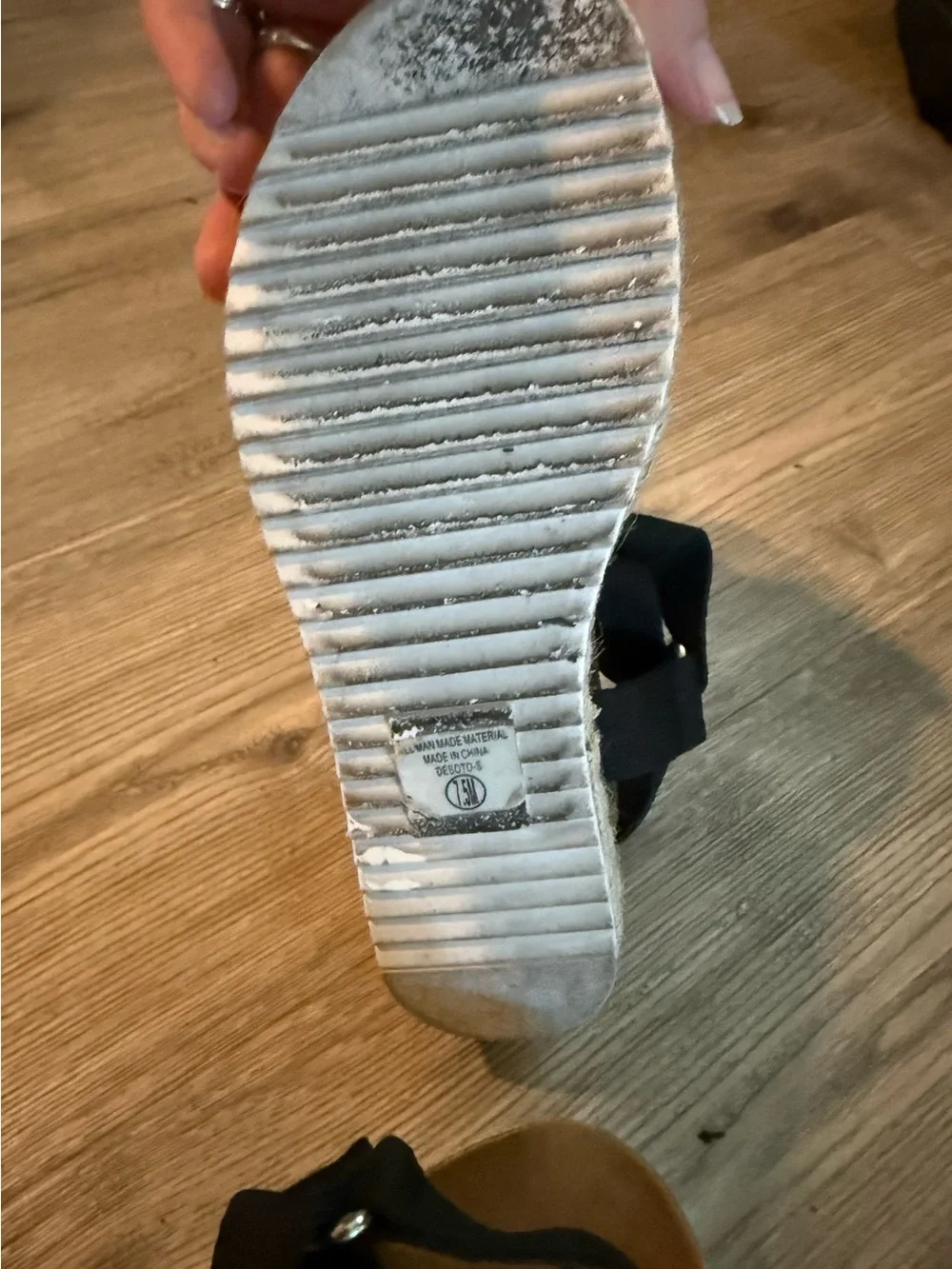 Soda platform sandals