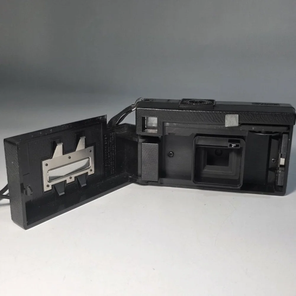 Vintage Kodak Instamatic X-15 Film Camera Black &‎ Silver 1970's Movie Prop USA