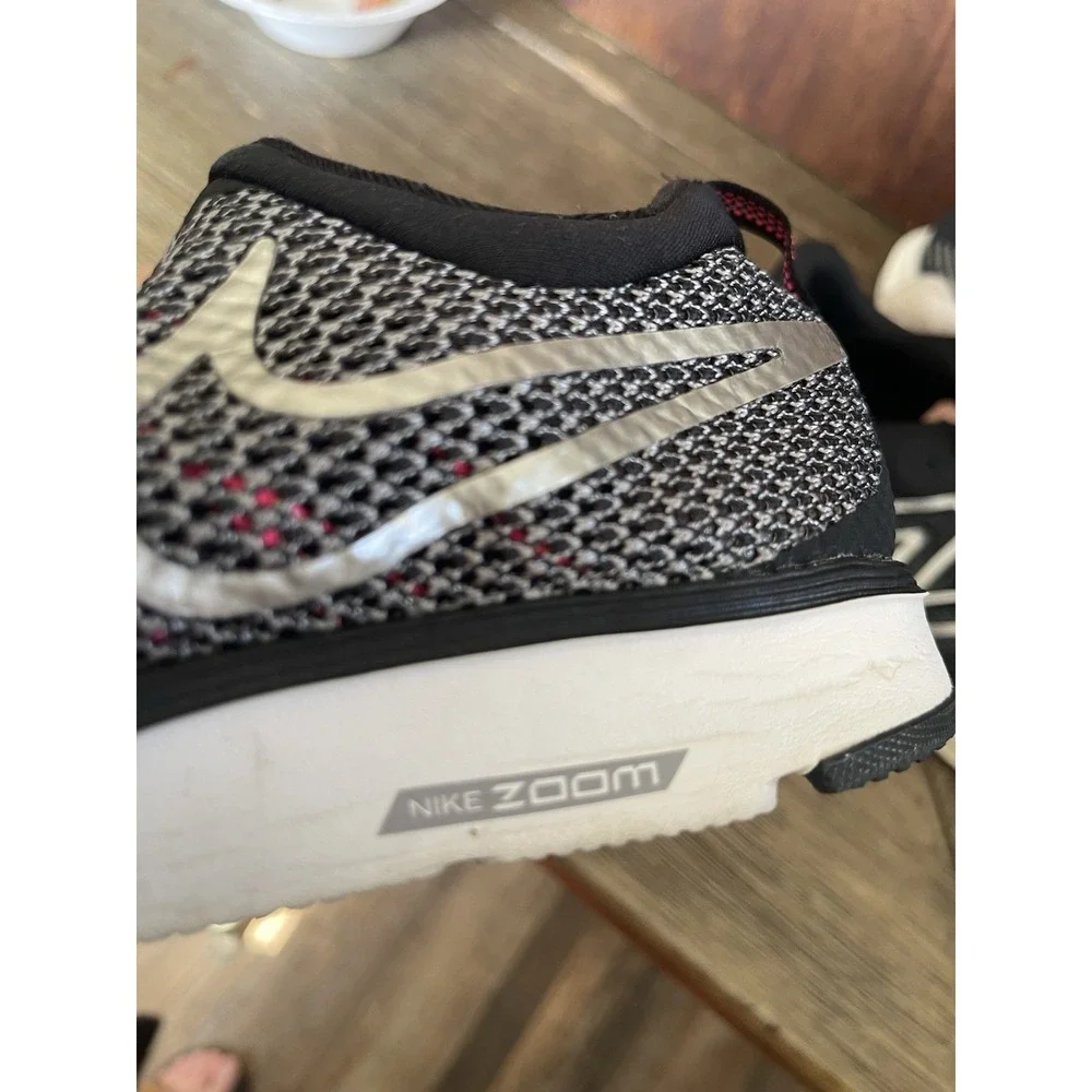Nike Zoom Strike Running Mesh Upper Extremely Lightweight Breathable Size 8 Good