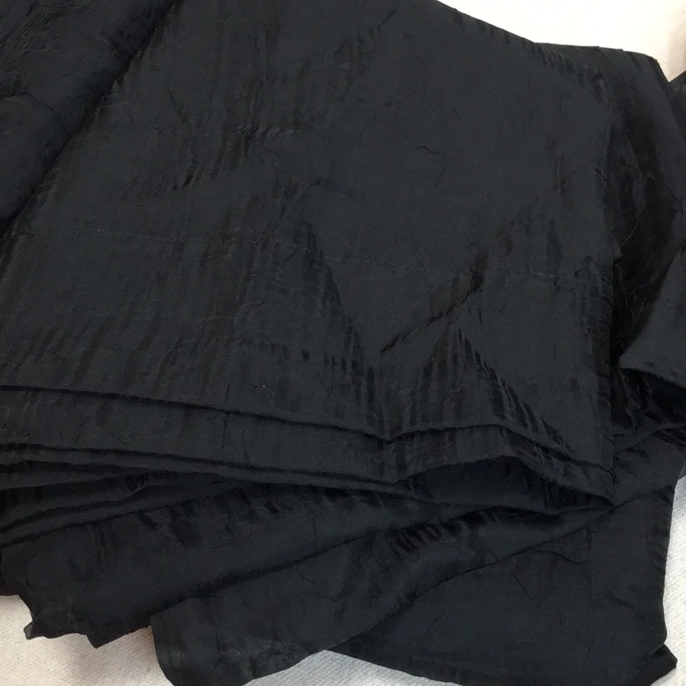 N/A black pocket
