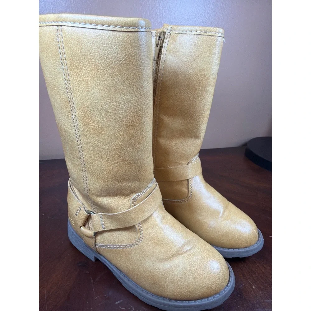 Carters boots perfect buckle