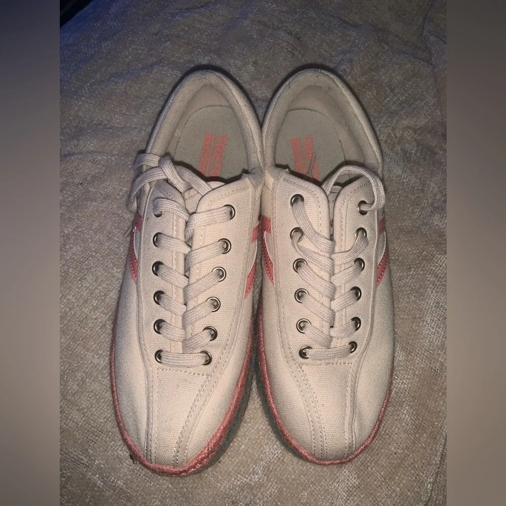 Tretorn worn once