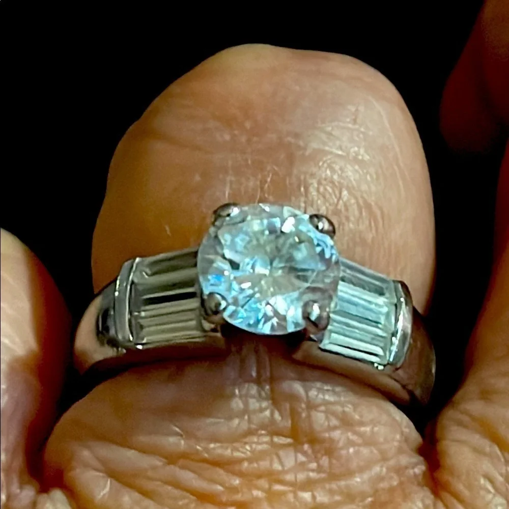 Estate cocktail ring CZ 925 signed FAS sterling 7”
