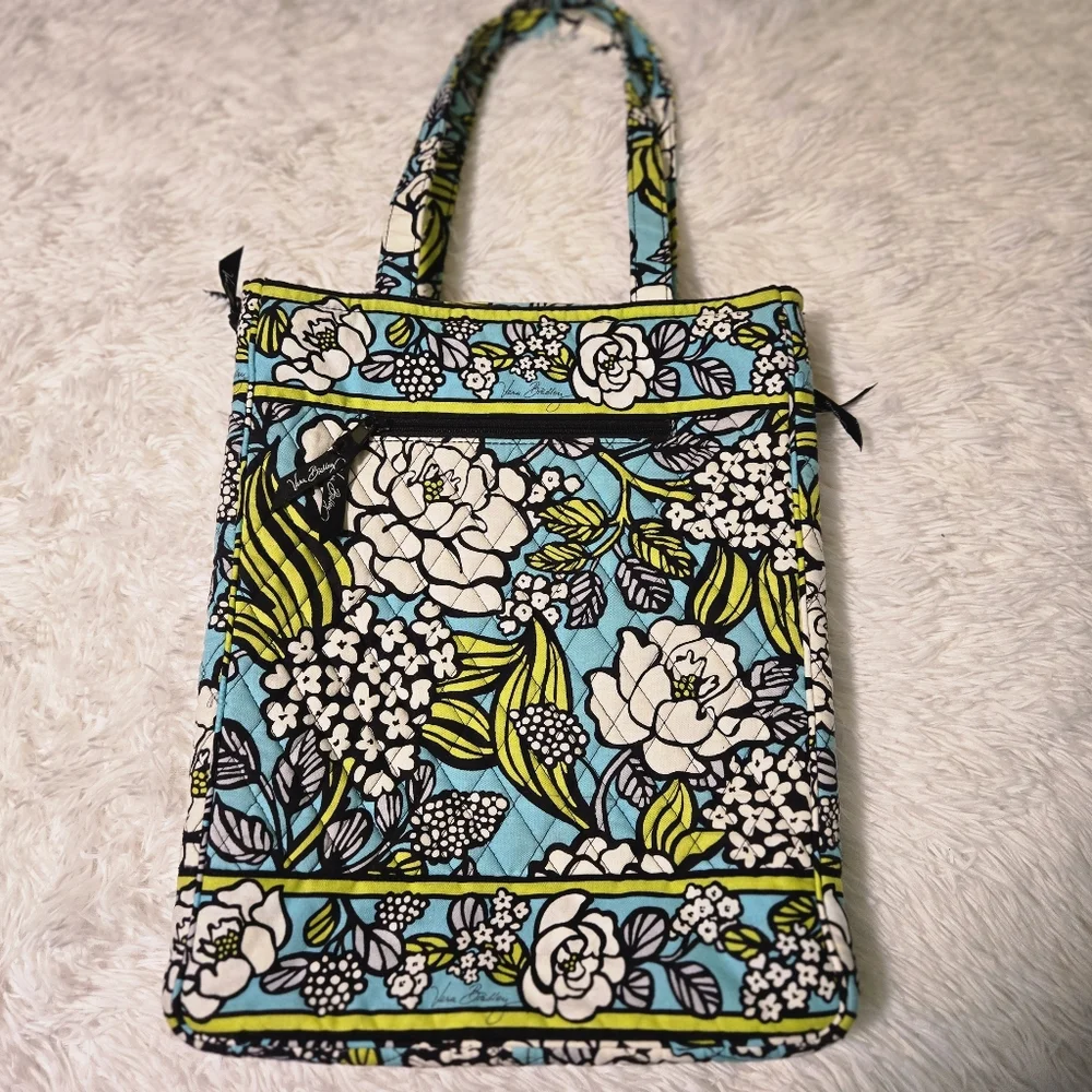 Vera Bradley excellent
