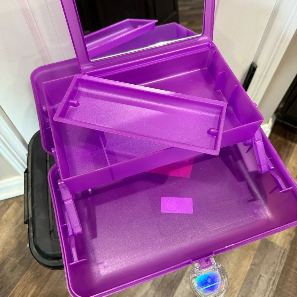 Caboodles chic case