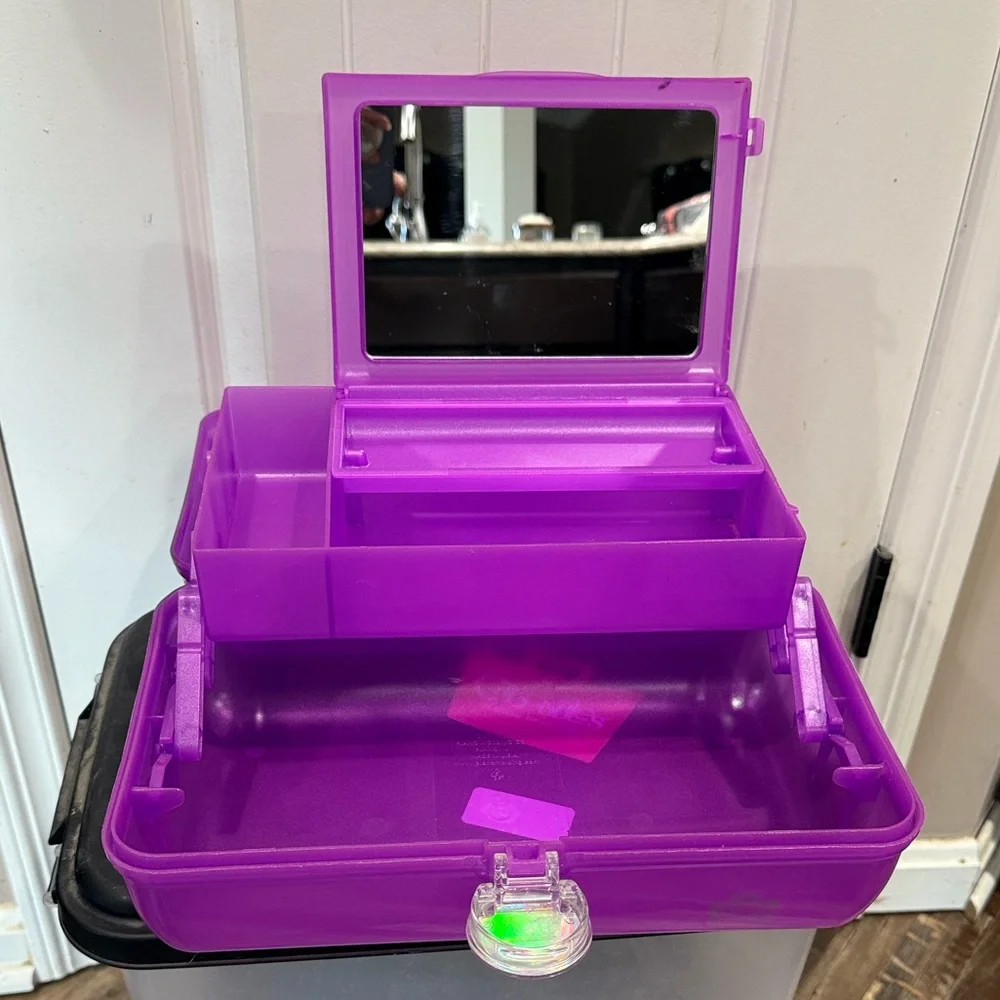 Caboodles chic case