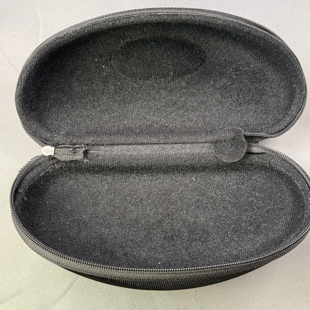Oakley authentic black