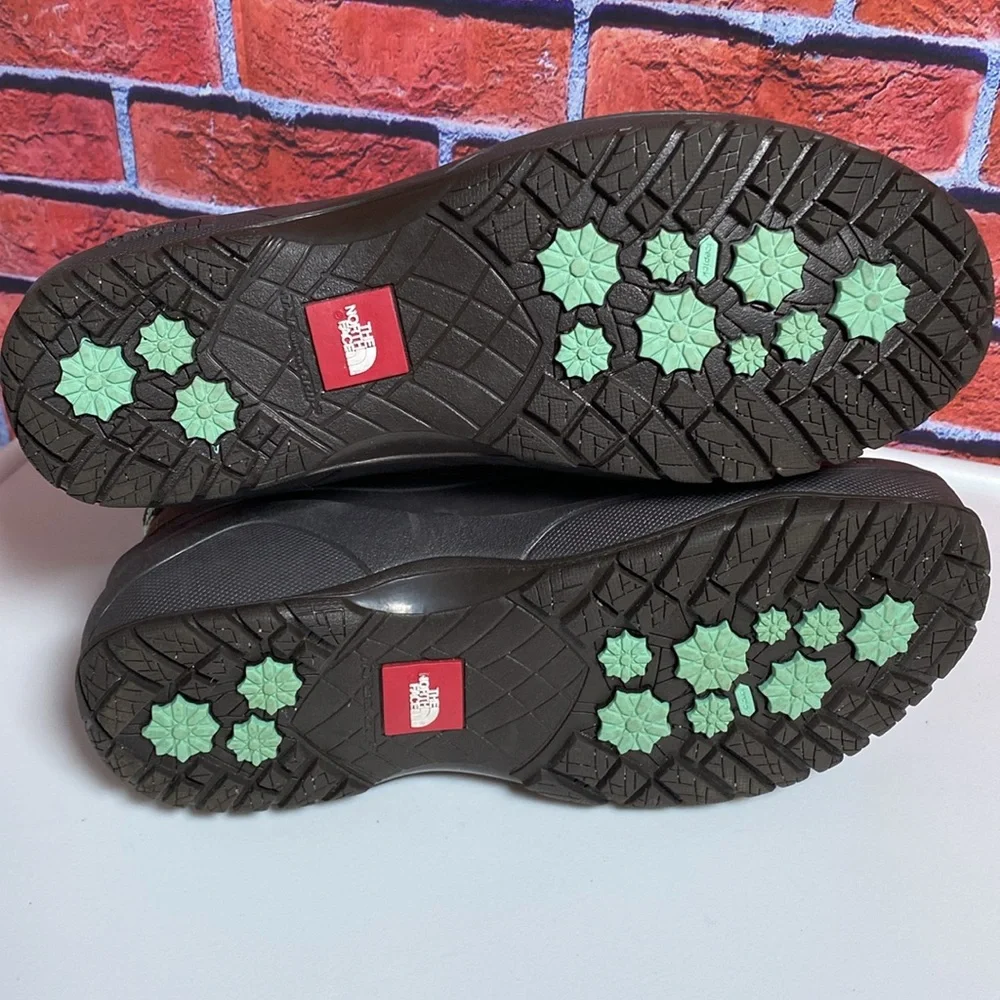 The North Face size faux