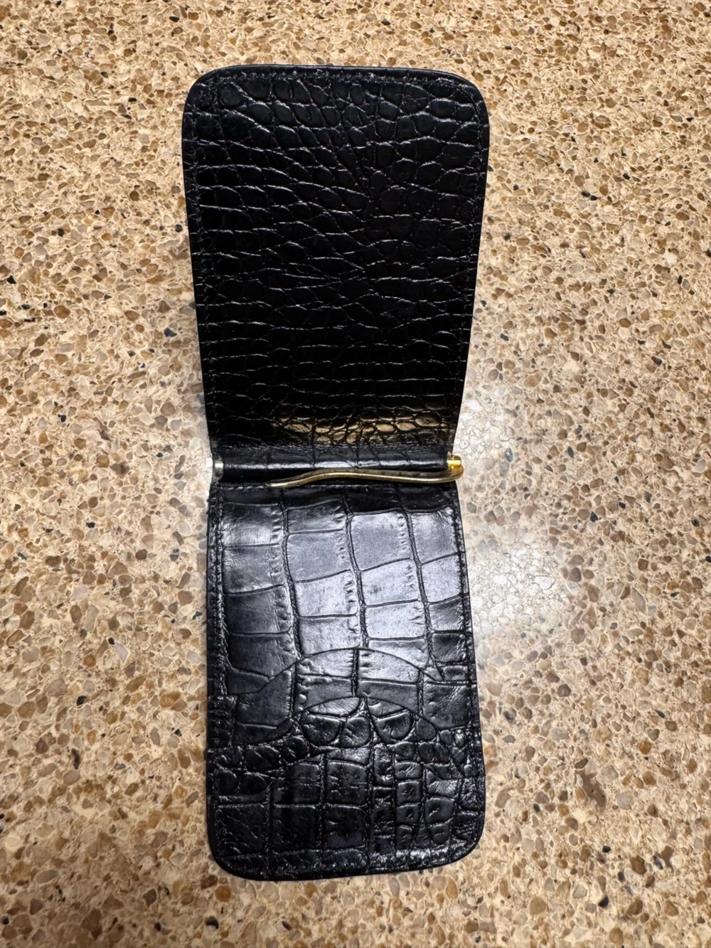 Source Unknown croc embossed