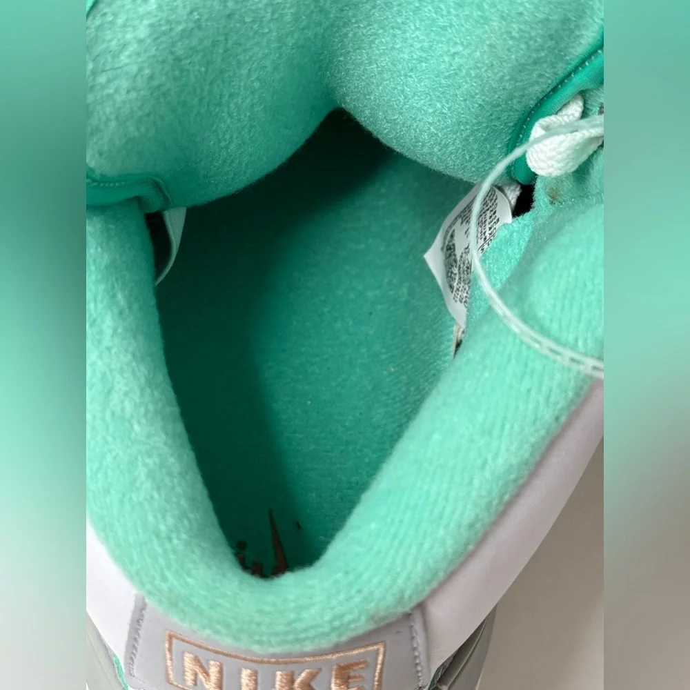 Nike read full