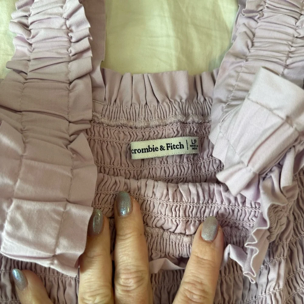 Abercrombie & Fitch soft lilac