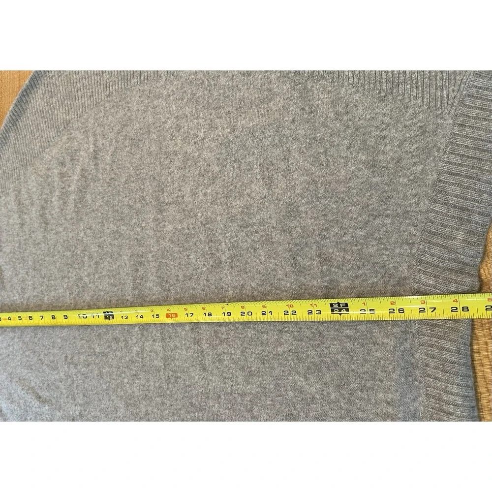Isaac Mizrahi sweater used