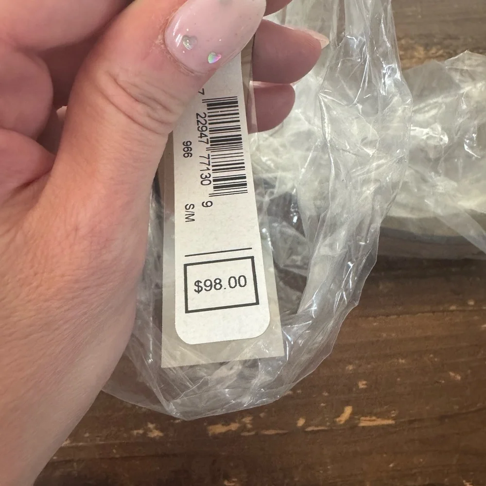 kate spade ships free
