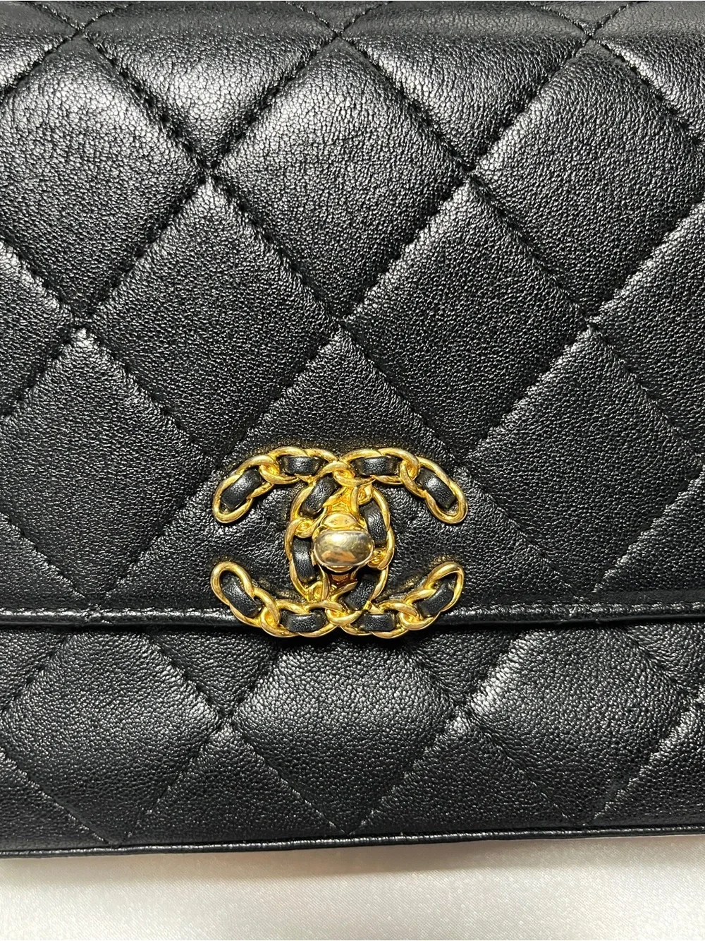 CHANEL classic quilted