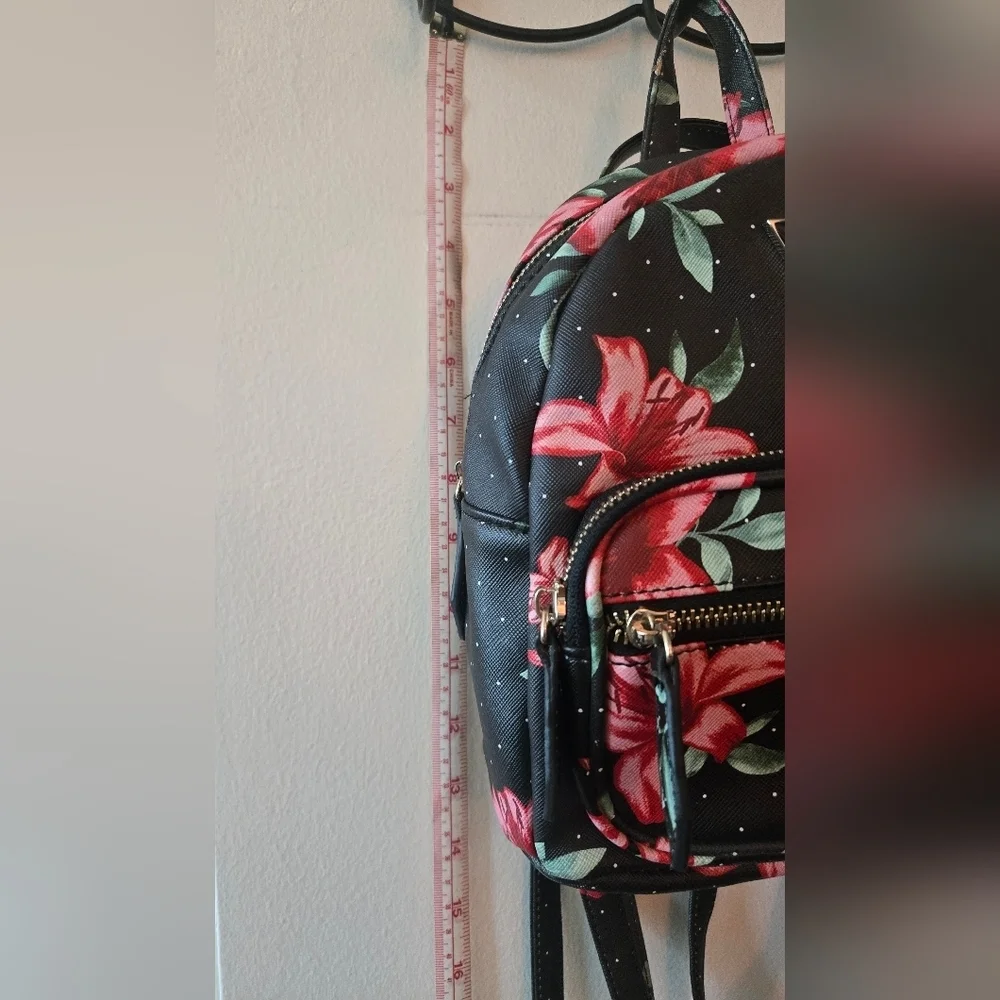 Guess chic backpack