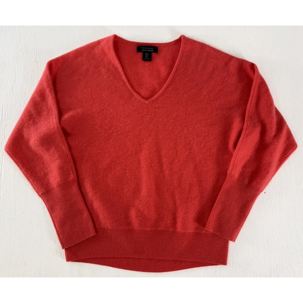 Tahari M Luxury 100% 2 Ply Cashmere Coral Sweater V Neck Long Sleeve Glamorous