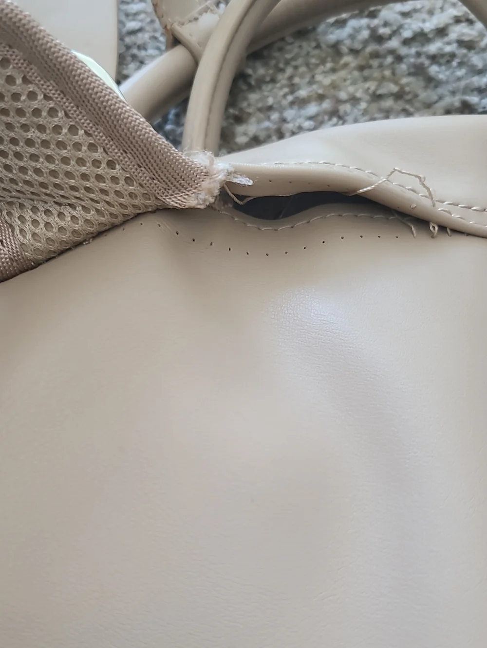 Ju-Ju-Be cream quilted