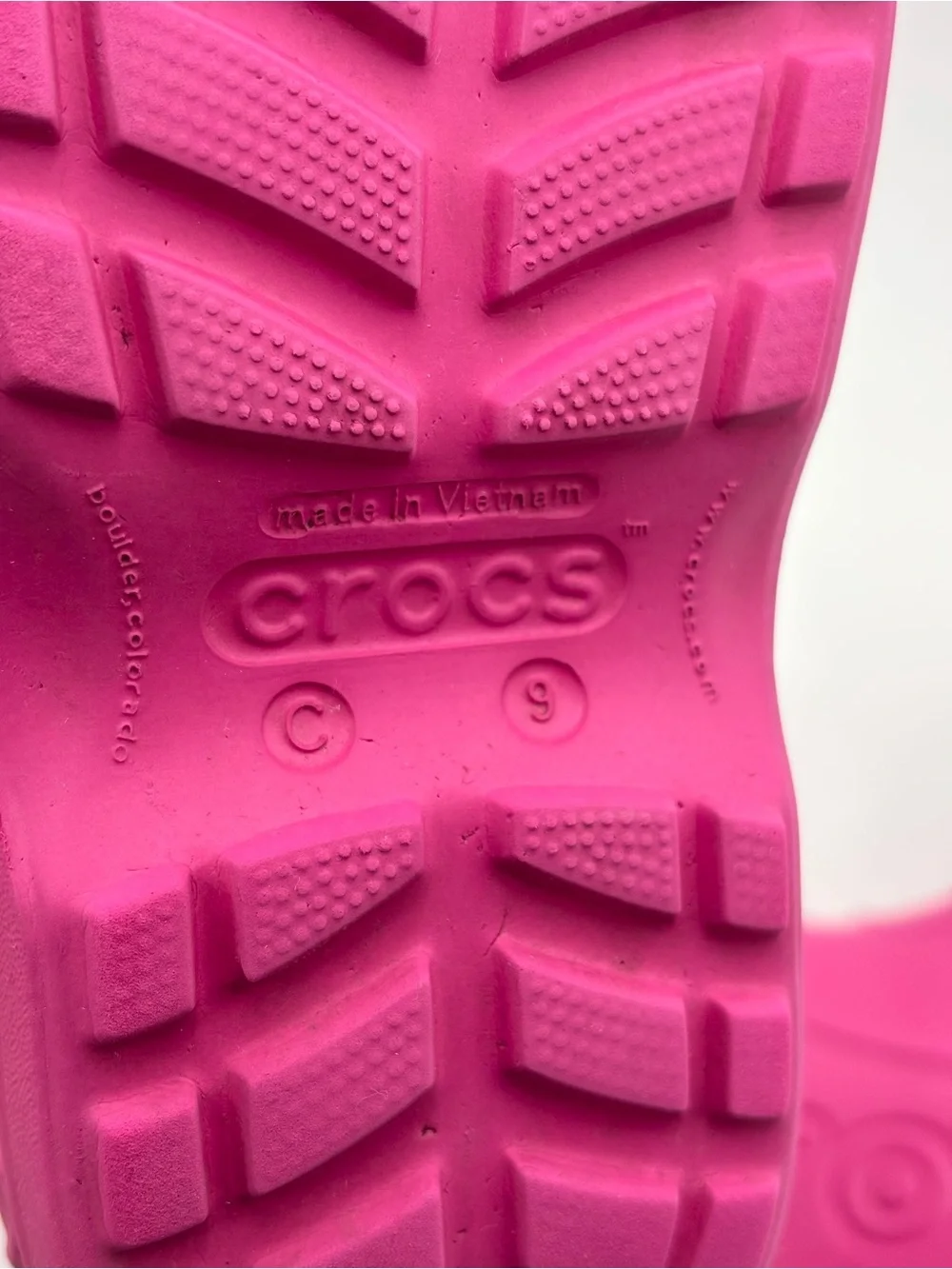 CROCS bright hot