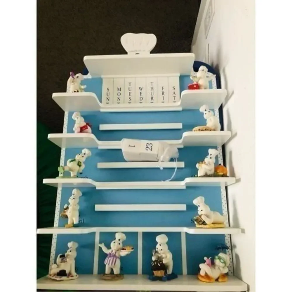 Pilsberry vintage wall wood ceramic figurines 15x22” calendar