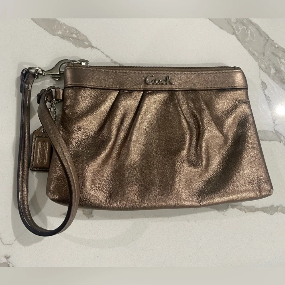 Vintage Y2K Coach Ashley‎ Metallic Bronze Pleated Leather Wristlet