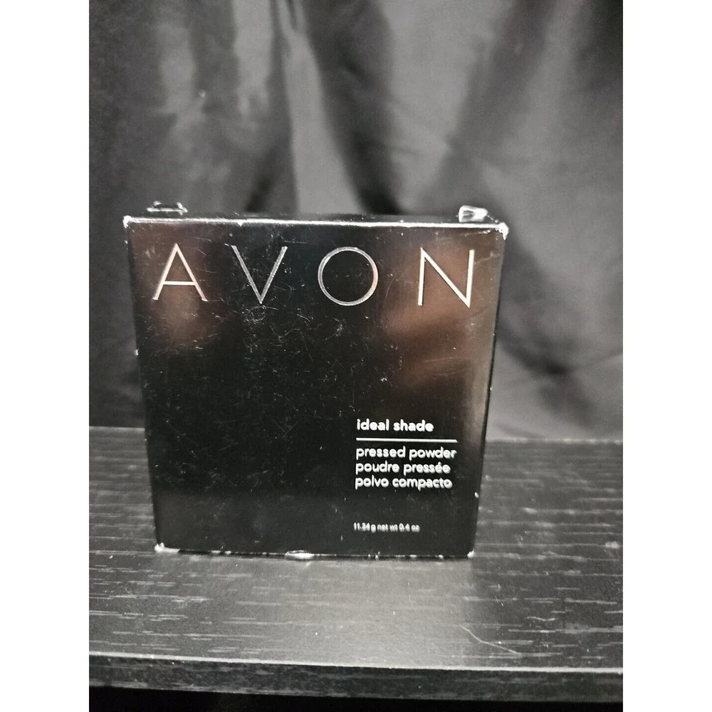 AVON Ideal shade Pressed face POWDER - Light P05‎
