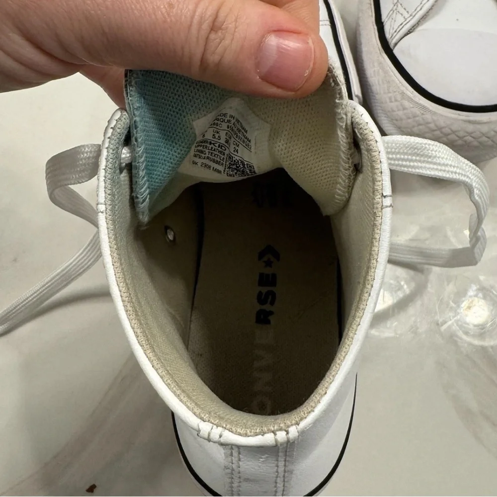 Converse stylish white