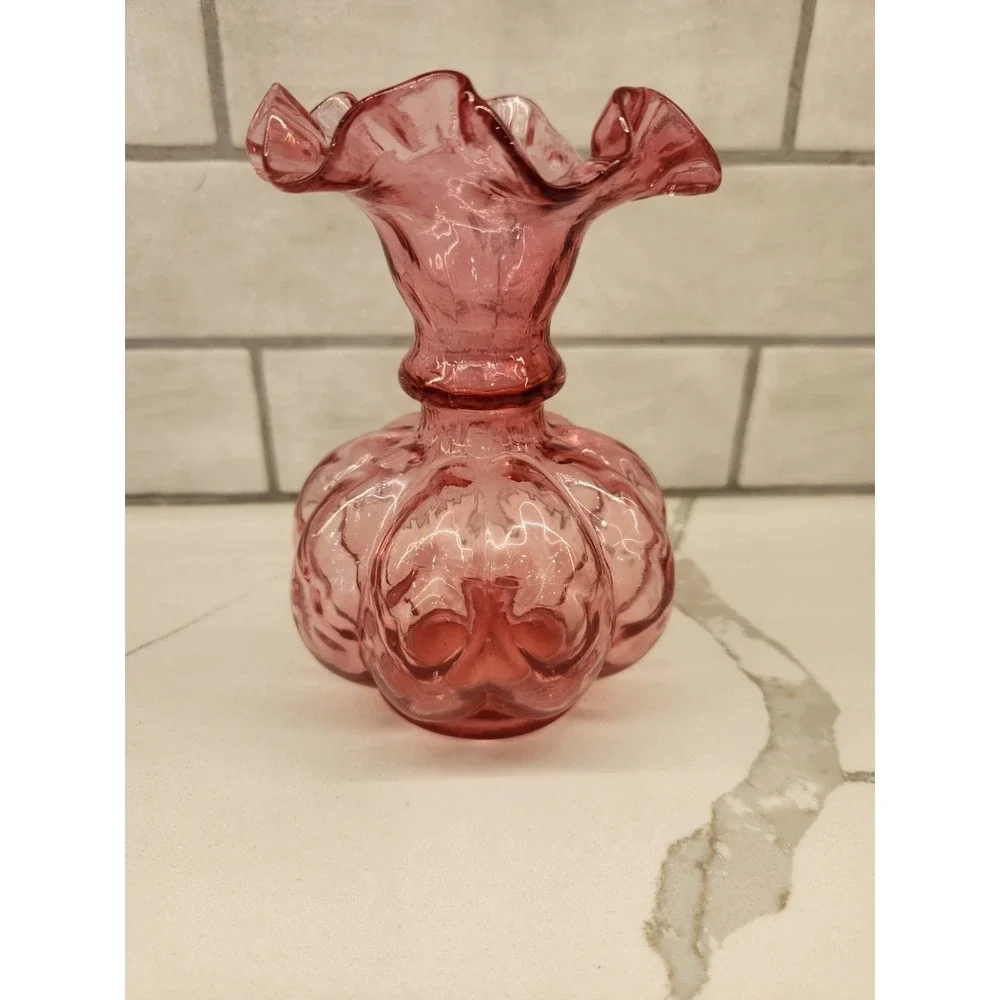 Vtg Fenton Glass Cranberry Diamond Optic 6 Inch Tall Ruffled Edge Melon‎ Vase
