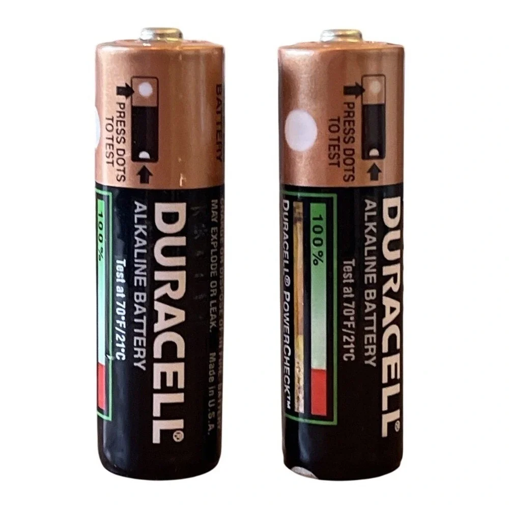 Pair Vintage Duracell Powercheck AA‎ Batteries For Collection Display 2001 90s