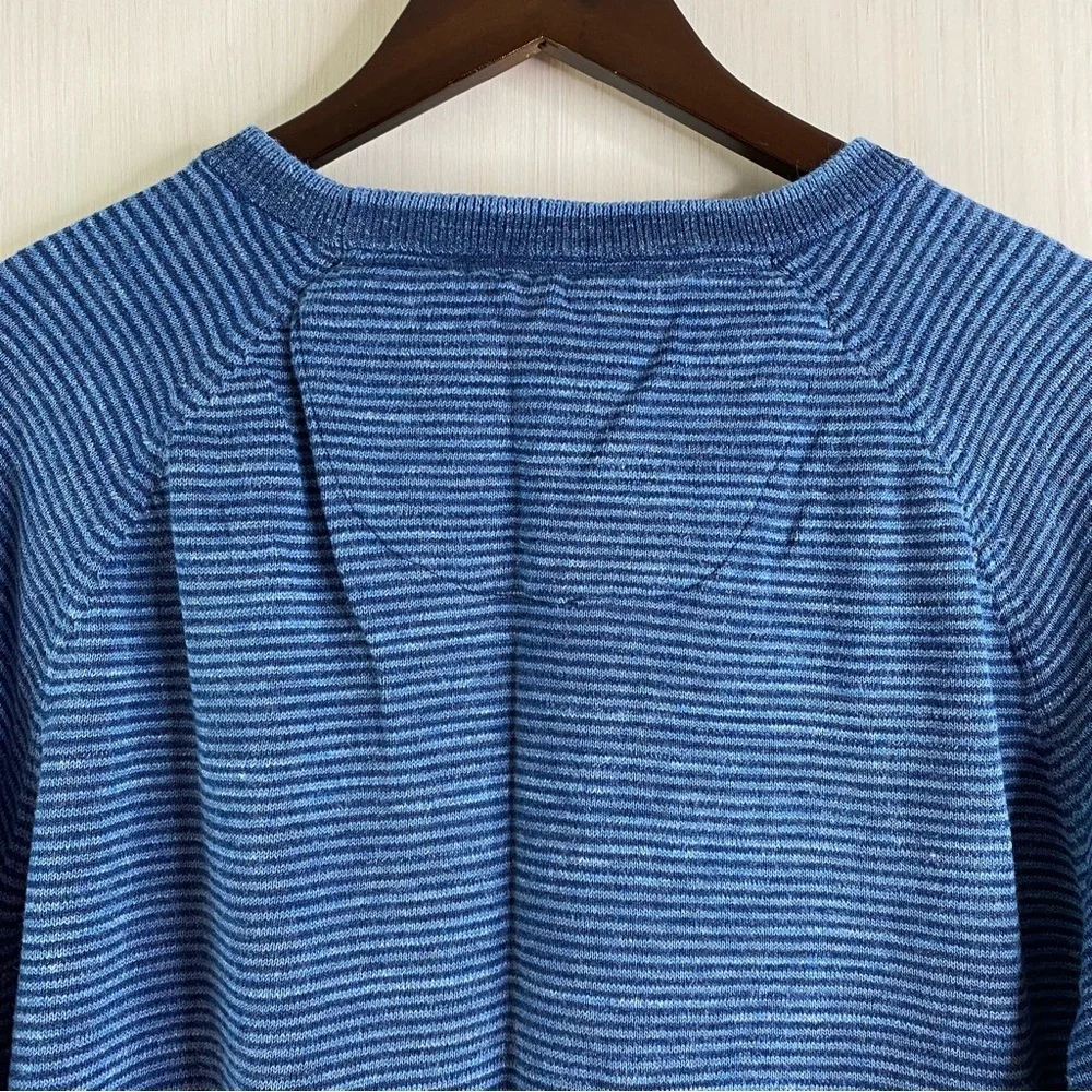 Jos. A. Bank soft crewneck sweater