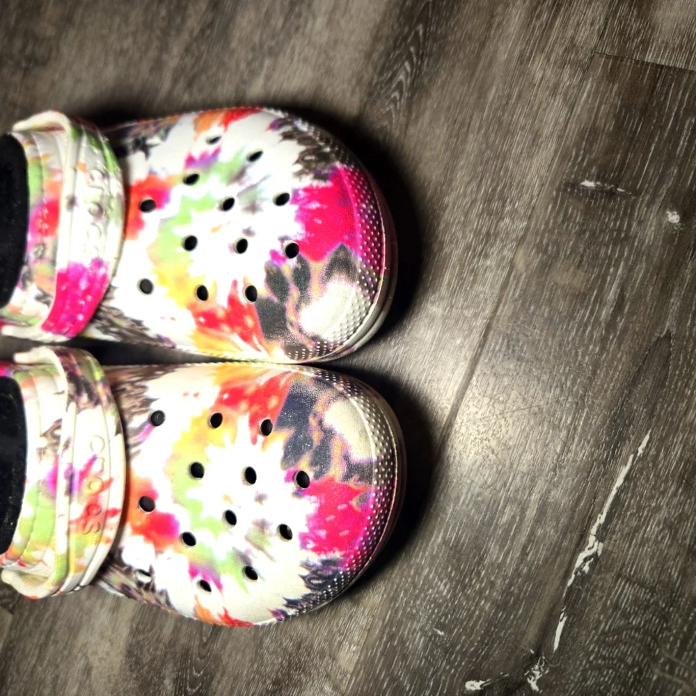 CROCS bright fun