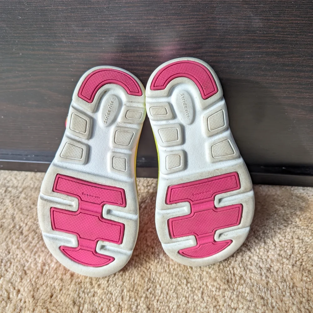 Stride Rite lightweight water