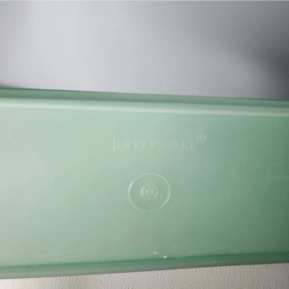 Tupperware this vintage