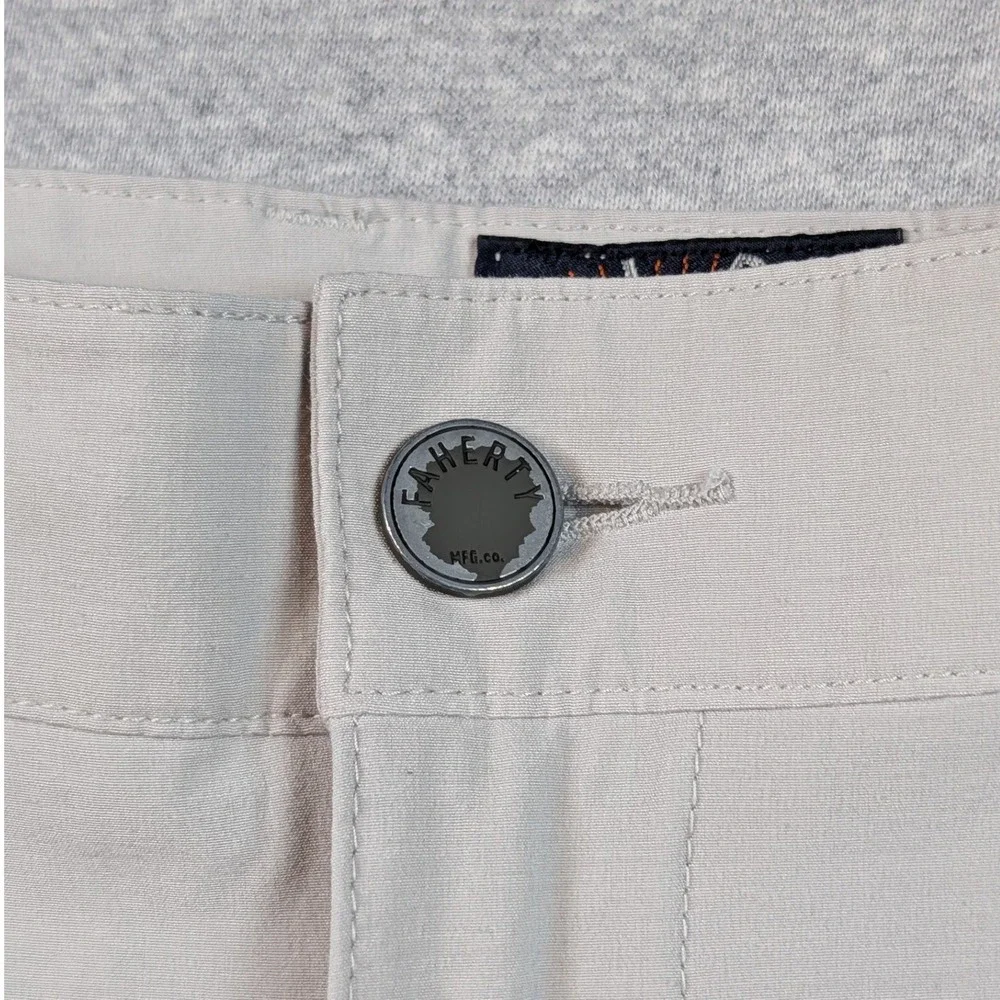 Faherty All Day Shorts Mens 33 Beige Hybrid Stretch Board Shorts MSC0013