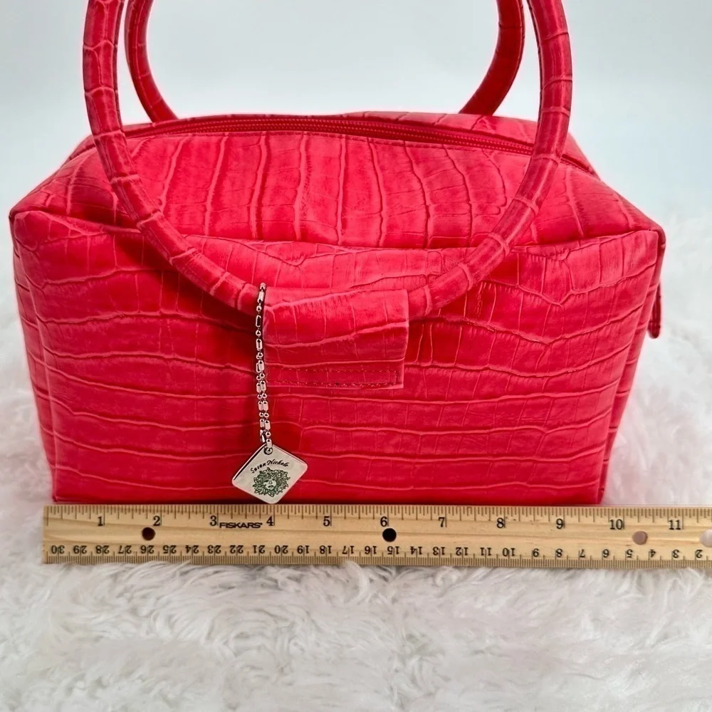 Susan Nichole nwot round