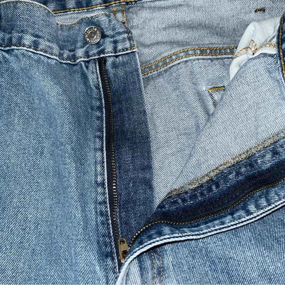 Levi's Light Blue Denim Jeans‎