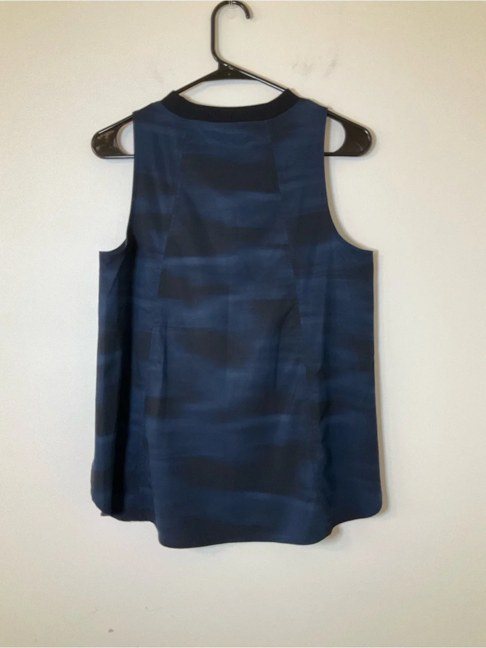 Athleta XS Blue Printed Sleeveless Performance Tank Top