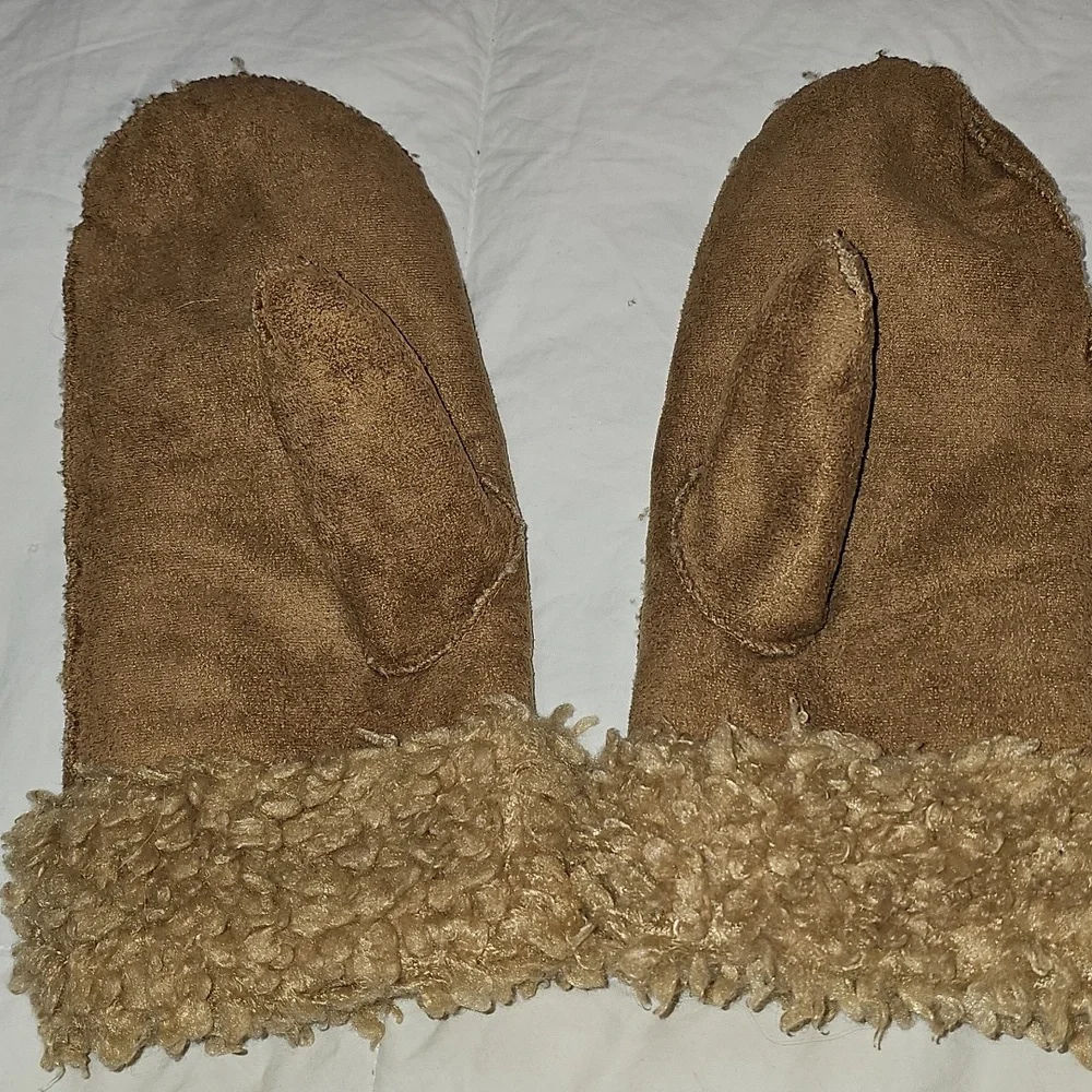 Earthbound Trading Company womens mittens