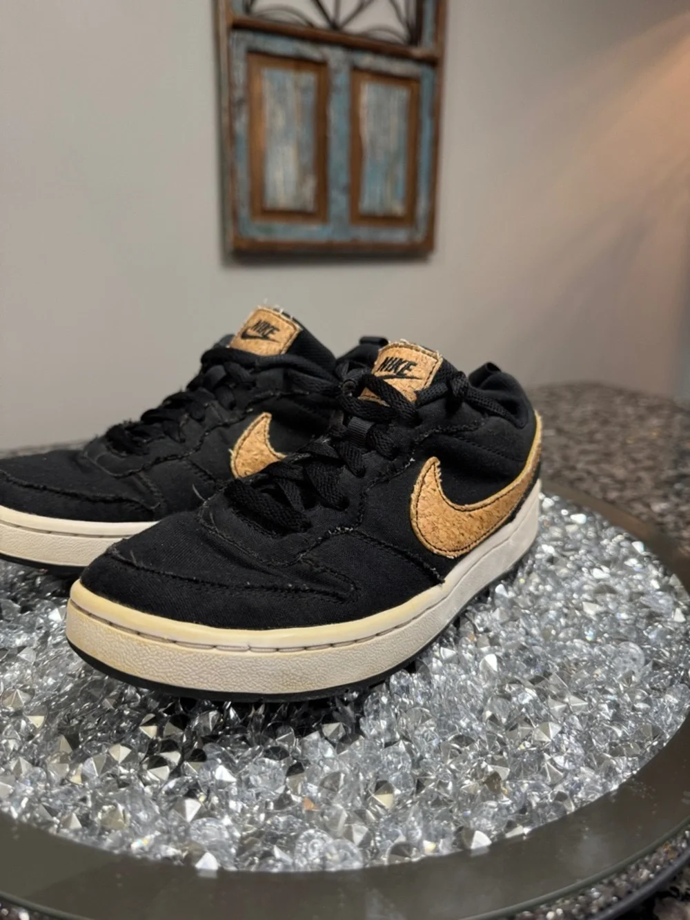 Nike Black and Tan cork leather Low-Top Sneakers 5Y