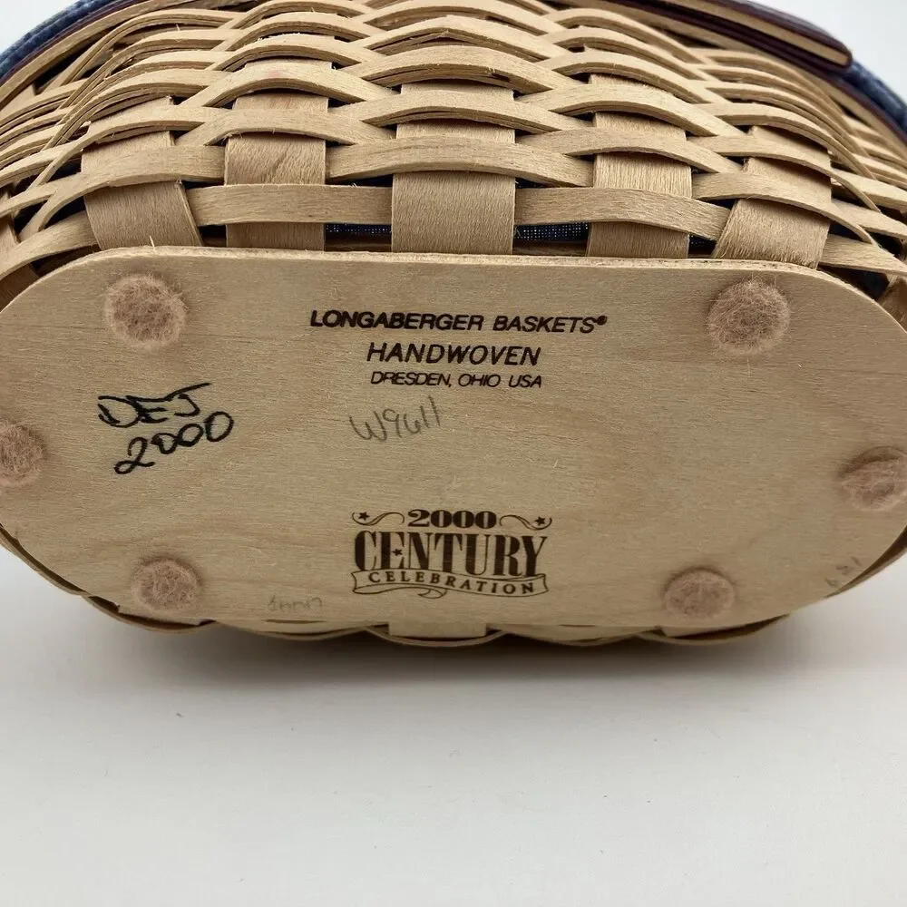 Longaberger includes basket