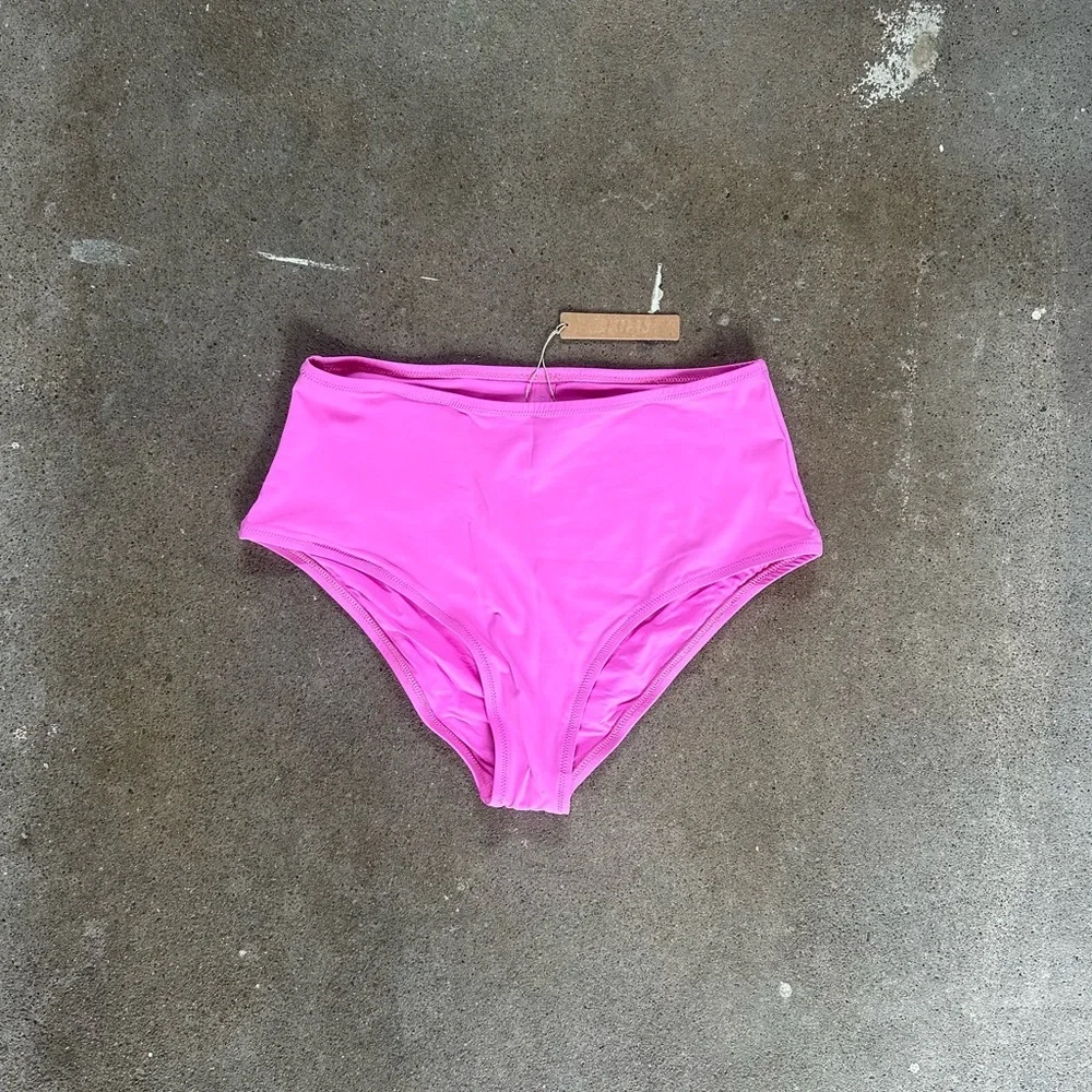 SKIMS measurements waist
