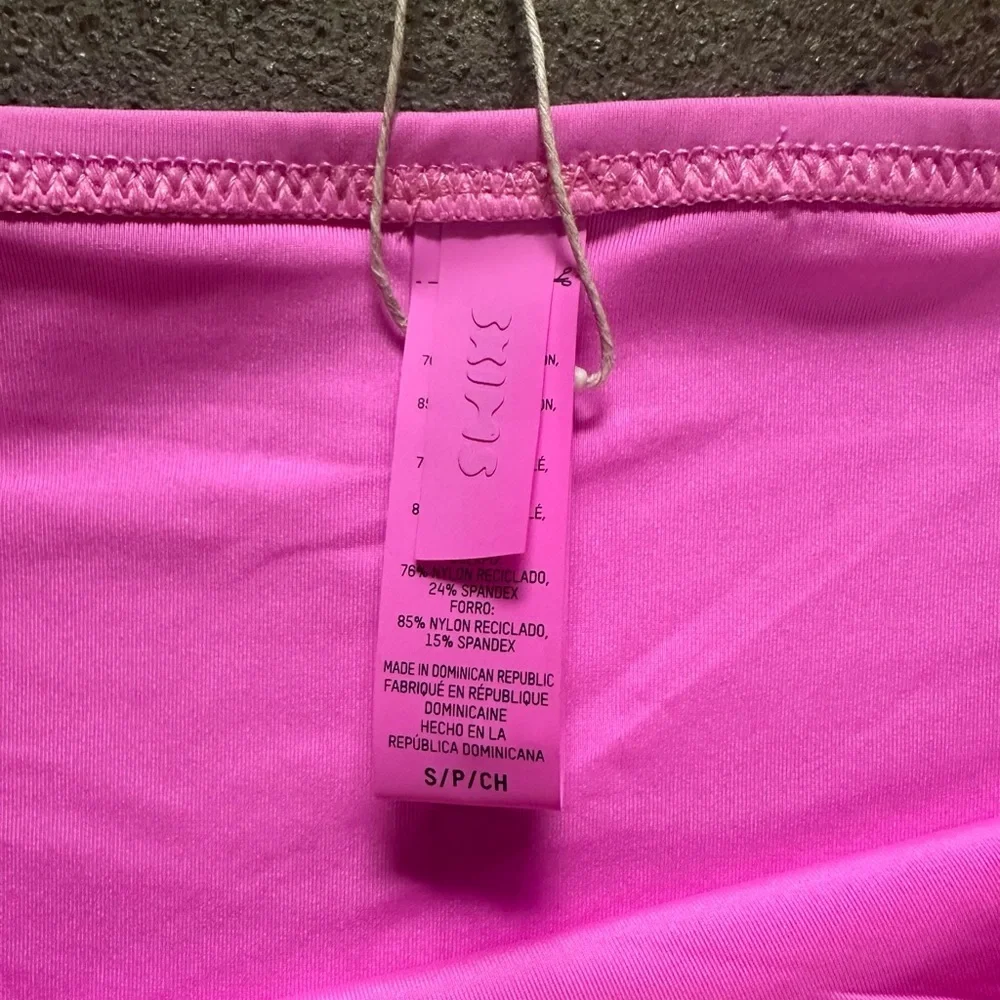 SKIMS measurements waist