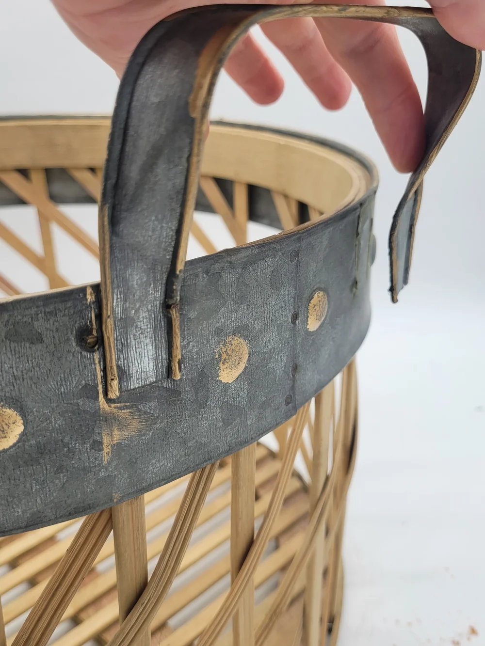 no brand round woven