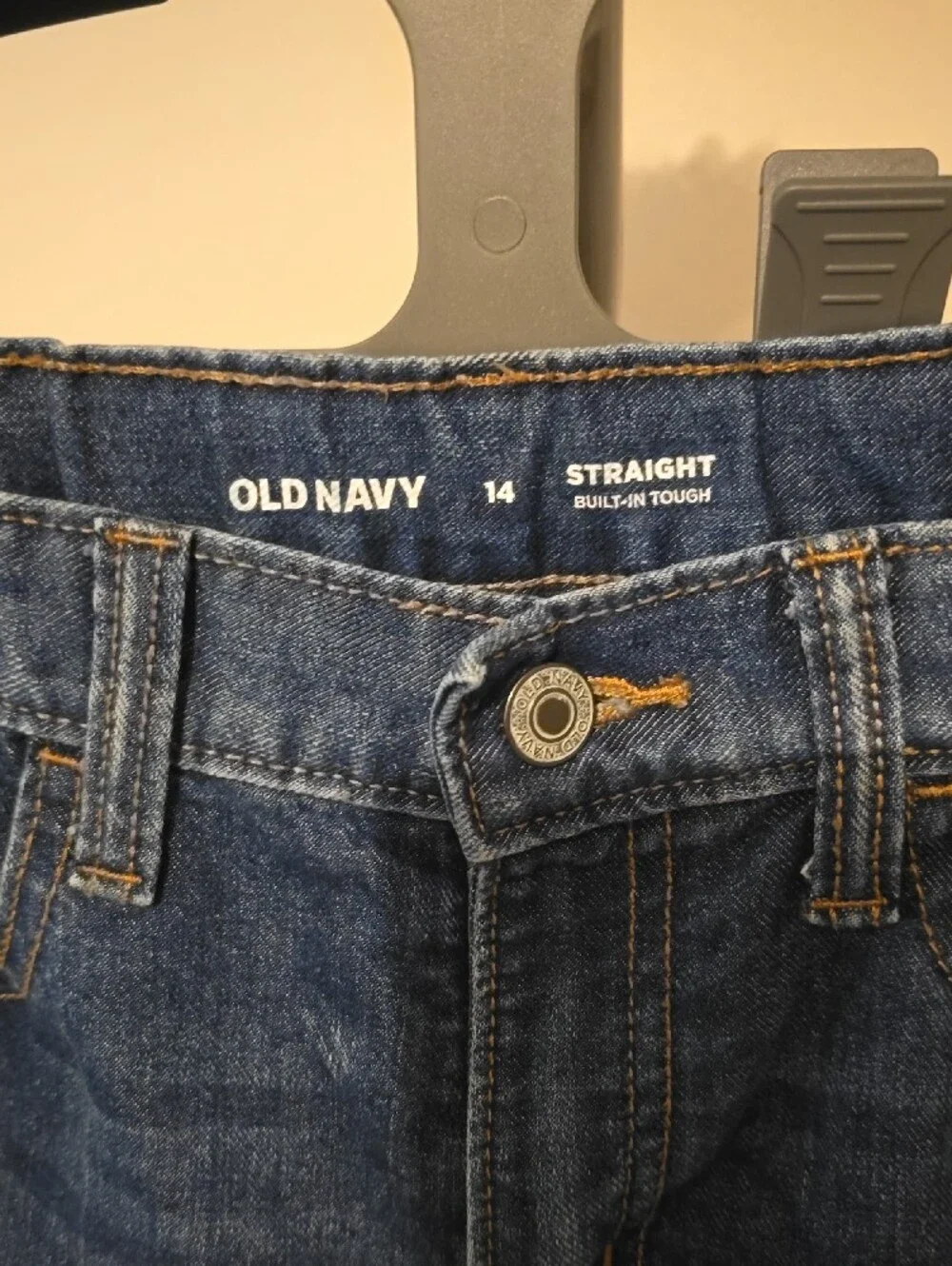 Old Navy details versatile straight