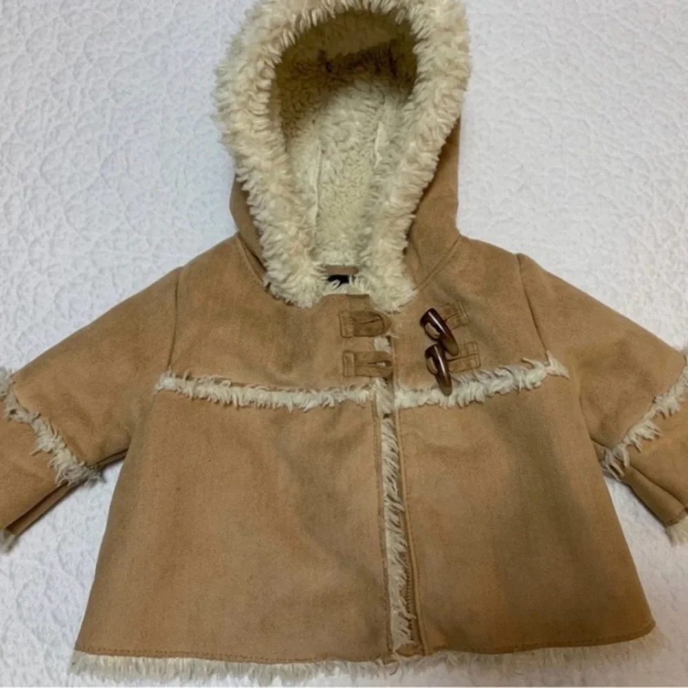 Baby Gap 12-18 month Cozy Tan Jacket with Faux Fur Trim